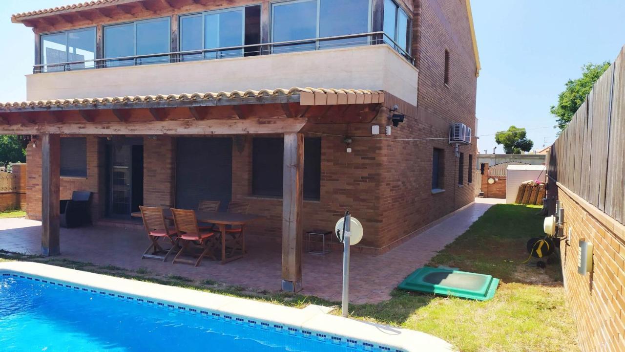 Chalet Moderno Con Piscina En Calafell别墅 外观 照片